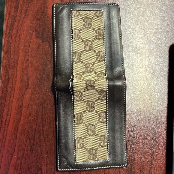 Authentic GUCCI - Picture 3 of 13
